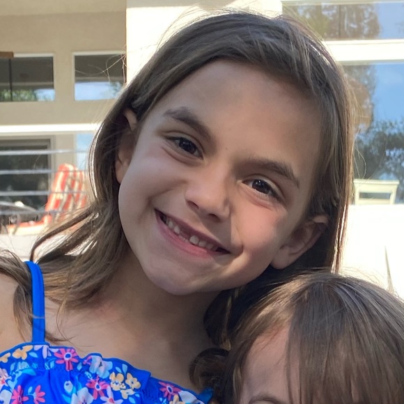 Meet your Posher, Rosie Rose - Picture 7 of 13